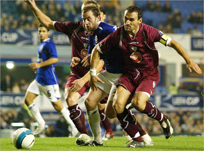 u0645u0627u0643 u0641u0627u062fu064au0646 u0644u0627u0639u0628 u0627u064au0641u0631u062au0648u0646 u064au062du0627u0648u0644 u0627u0644u0645u0631u0648u0631 u0645u0646 u0644u0627u0639u0628u064a u0644u0627u0631u064au0633u0627  u00abu0623 u0628u00bb