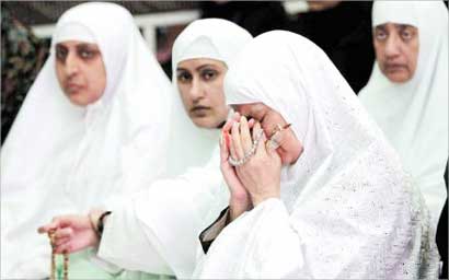 u0641u0631u064au0636u0629 u0627u0644u062du062c u062au062cu0628 u0639u0644u0649 u0627u0644u0646u0633u0627u0621 u0643u0645u0627 u062au062cu0628 u0639u0644u0649 u0627u0644u0631u062cu0627u0644 u0633u0648u0627u0621 u0628u0633u0648u0627u0621