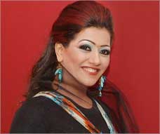 فاطمة مع الزميل منصف حمزة