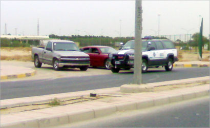 u0633u064au0627u0631u0629 u0627u0644u0634u0631u0637u0629 u062au0642u0637u0639 u0627u0644u0637u0631u064au0642 u0623u0645u0627u0645 u0627u0644u0637u0644u0628u0629