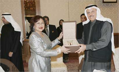 u00abu0628u064au062au0643u00bb u064au0643u0631u0645 u0627u0644u0648u0632u064au0631u0629 u0627u0644u0645u0627u0644u064au0632u064au0629