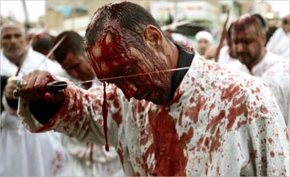 u0639u0631u0627u0642u064au0648u0646 u00abu064au0637u0628u0631u0648u0646u00bb u0623u0645u0627u0645 u0636u0631u064au062d u0627u0644u0625u0645u0627u0645 u0639u0644u064a u0641u064a u0627u0644u0646u062cu0641 u0627u0645u0633  (u0627 u0641 u0628)