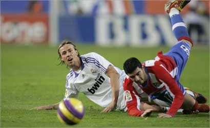 u0631u0628u064au0633 u0644u0627u0639u0628 u0627u062au0644u062au064au0643u0648 u0645u062fu0631u064au062f u0648u063au0648u062au064a u0644u0627u0639u0628 u0631u064au0627u0644 u0645u062fu0631u064au062f u0641u064a u0635u0631u0627u0639 u00abu0623u0631u0636u064au00bb u0639u0644u0649 u0627u0644u0643u0631u0629 u062eu0644u0627u0644 u0644u0642u0627u0621 u0627u0644u0641u0631u064au0642u064au0646 u0639u0644u0649 u0627u0633u062au0627u062f u00abu0641u064au0633u0646u062au064a u0643u0627u0644u062fu064au0631u0648u0646u00bb   (u0627.u0628)