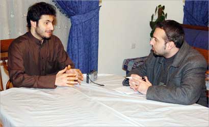 u0639u0644u064a u0643u0627u0643u0648u0644u064a u0645u062au062du062fu062bu0627u064b u0627u0644u0649 u0627u0644u0632u0645u064au0644 u0625u064au0644u064a u062eu064au0631 u0627u0644u0644u0647  ( u062au0635u0648u064au0631 - u0623u062du0645u062f u0639u0645u0627u062f)