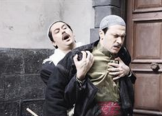 عصام ومعتز في لقطة مؤثرة