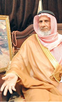 وهف شمروخ يسترجع ذكرياته مع عدسة «الراي»	(تصوير أحمد عماد)