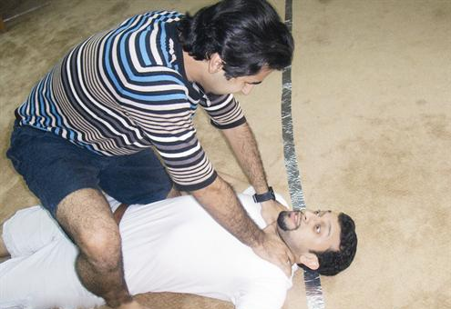 مشهد من مسرحية «الانكسار»