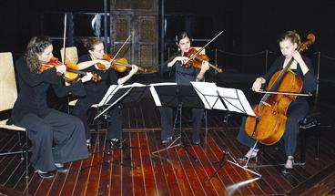 u062cu0627u0646u0628 u0645u0646 u0627u0644u0623u0645u0633u064au0629r