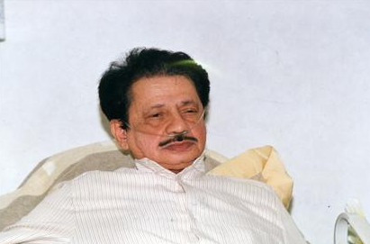 المفيدي على سرير المرض