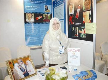 وفاء الكاظمي امام اختراعها