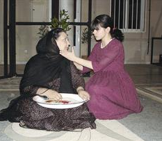 مع طيف في مسرحية «العثرة»