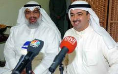 الراشد والصرعاوي يتحدثان في الندوة	(تصوير نور هنداوي)