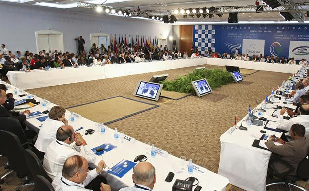 u0642u0627u062fu0629 u0623u0645u064au0631u0643u0627 u0627u0644u0644u0627u062au064au0646u064au0629 u062eu0644u0627u0644 u0645u0647u0645u062au0647u0645 u0641u064a u0627u0644u0628u0631u0627u0632u064au0644 u0623u0648u0644 u0645u0646 u0623u0645u0633t (u0627u0641 u0628)r