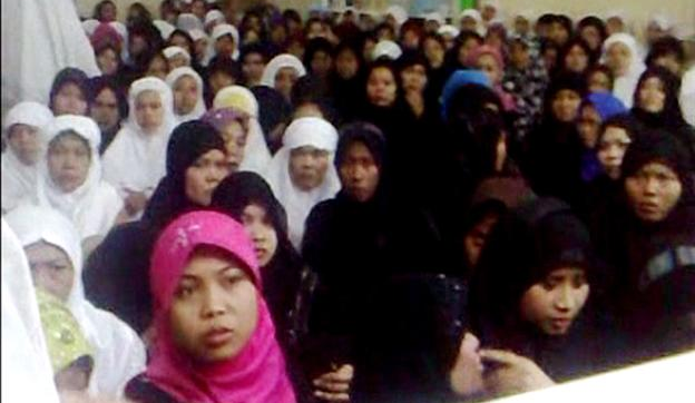 عشرات الاندونيسيات ينتظرن العدالة