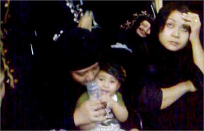 أمهات وأطفالهن 