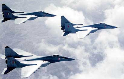 u062bu0644u0627u062b u0637u0627u0626u0631u0627u062a u00abu0645u064au063a - 29 u0625u0633u00bb u0631u0648u0633u064au0629 u0627u0644u0635u0646u0639 u064au0645u062au0644u0643u0647u0627 u0633u0644u0627u062d u0627u0644u062cu0648 u0627u0644u0647u0646u062fu064a 