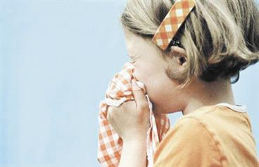 الحمى وآلام الحلق والجسم من أعراض الانفلونزا