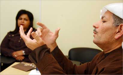 u0639u0628u062fu0627u0644u062du0645u064au062f u0627u0644u0635u0631u0627u0641 u0645u062au062du062fu062bu0627u064b u0641u064a u0627u0644u0646u062fu0648u0629 u0648u0628u062fu062a u0639u0627u0626u0634u0629 u0627u0644u0631u0634u064au062f          (u062au0635u0648u064au0631 u0627u0633u0639u062f u0639u0628u062fu0627u0644u0644u0647)