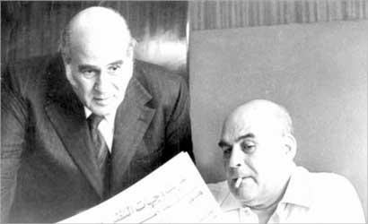 على ومصطفى امين يراجعان عددا من (اخبار اليوم)