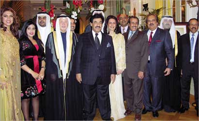 u0646u0627u0635u0631 u0627u0644u0645u062du0645u062f u0645u0634u0627u0631u0643u0627u064b u0641u064a u0627u062du062au0641u0627u0644u0627u062a u0627u0644u0639u064au062f u0627u0644u0648u0637u0646u064a u0648u0630u0643u0631u0649 u0627u0644u062au062du0631u064au0631 u0641u064a u0633u0648u064au0633u0631u0627