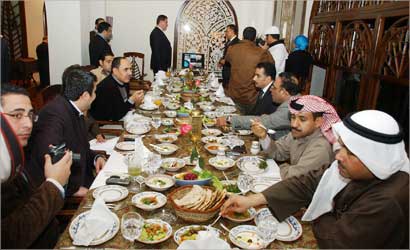 u0627u0644u0635u062du0627u0641u0629 u0627u0644u0643u0648u064au062au064au0629 u0641u064a u0636u064au0627u0641u0629 u0641u0646u062fu0642 u0627u0644u0641u0648u0631u0633u064au0632u0648u0646u0632     (u062au0635u0648u064au0631 u0627u0633u0639u062f u0639u0628u062fu0627u0644u0644u0647)