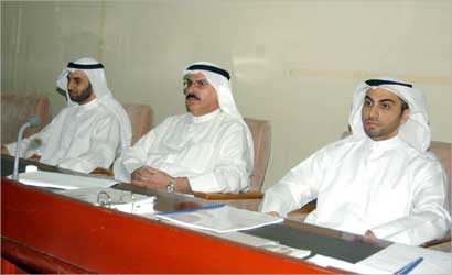 u0627u0644u0633u0627u0644u0645 u0645u062au0631u0626u0633u0627u064b u0627u0644u062cu0645u0639u064au0629 u0627u0644u0639u0645u0648u0645u064au0629  (u062au0635u0648u064au0631 u0645u0631u0647u0641 u062du0648u0631u064au0629)