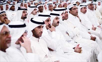 u062du0636u0648u0631 u0641u064a u0625u062du062fu0649 u0627u0644u0646u062fu0648u0627u062a u0627u0644u0627u0646u062au062eu0627u0628u064au0629 u0641u064a u0627u0644u062fu0627u0626u0631u0629 u0627u0644u062bu0627u0644u062bu0629