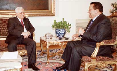 u0645u0628u0627u0631u0643 u0648u0639u0628u0627u0633 u062eu0644u0627u0644 u0644u0642u0627u0626u0647u0645u0627 u0641u064a u0627u0644u0642u0627u0647u0631u0629 u0627u0645u0633   (u0627 u0641 u0628)