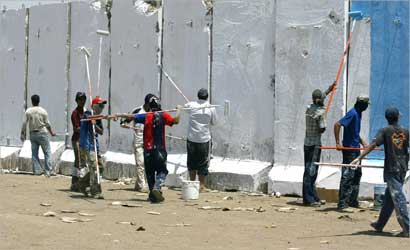 u0639u0631u0627u0642u064au0648u0646 u064au0635u0628u063au0648u0646 u062cu0632u0621u0627u064b u0645u0646 u0627u0644u062cu062fu0627u0631 u0627u0644u0639u0627u0632u0644      (u0627 u0641 u0628)