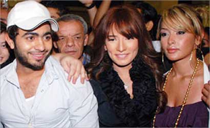 u062au0627u0645u0631 u062du0633u0646u064a u0648u0632u064au0646u0629 u0641u064a u0627u062du062au0641u0627u0644u064au0629 u062eu0627u0635u0629 u0628u0643u0627u0628u062au0646 u0647u064au0645u0627