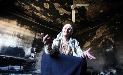 تتحسر على الدمار    (تصوير جوزيف نخلة)