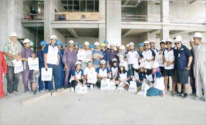 u0627u0644u0637u0644u0628u0629 u0645u0634u0627u0631u0643u0648u0646 u0641u064a u062du0645u0644u0629 u0633u0642u064a u0627u0644u0639u0645u0627u0644