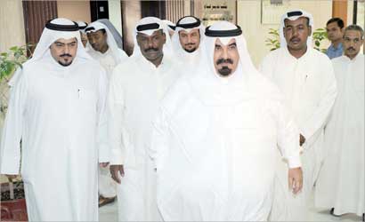 u0627u0644u0634u064au062e u0627u062du0645u062f u0627u0644u062eu0644u064au0641u0629 u0641u064a u0637u0631u064au0642u0647 u0644u0645u0639u0627u064au0646u0629 u0627u0644u0645u0636u0628u0648u0637u0627u062a