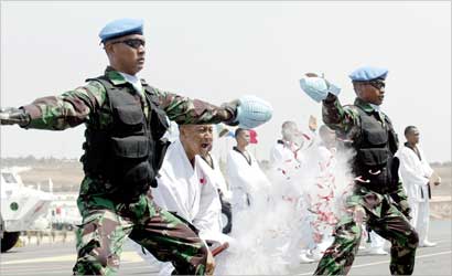 u062cu0646u0648u062f u0627u0646u062fu0648u0646u064au0633u064au0648u0646 u064au062du062au0641u0644u0648u0646 u0641u064a u062cu0646u0648u0628 u0644u0628u0646u0627u0646 u0628u0627u0644u0639u064au062f u0627u0644u0648u0637u0646u064a   (u0627 u0641 u0628)