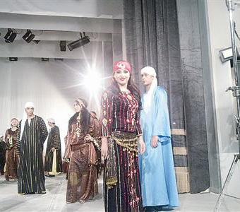 u0631u0648u062cu064au0646u0627 u062au062au062fu0631u0628 u0639u0644u0649 u0627u0644u0631u0642u0635 u0641u064a u0645u0634u0647u062f u0645u0646 u0645u0633u0644u0633u0644 u00abu0642u0645u0631 14u00bbr