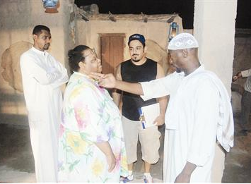 فريق العمل اثناء فترة استراحة