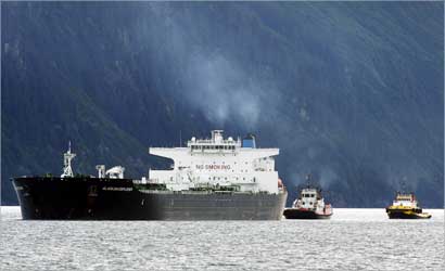 u0633u0641u0646 u0639u062fu0629 u062au0631u0627u0641u0642 u0646u0627u0642u0644u0629 u0627u0644u0646u0641u0637 u00abu0627u0644u0627u0633u0643u0627u0646 u0627u0643u0633u0628u0644u0648u0631u0631u00bb u0641u064a u0627u0644u0645u064au0627u0647 u0642u0631u0628 u0627u0644u0627u0633u0643u0627       (u0631u0648u064au062au0631u0632)