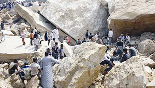 انتظار وترقب وسط الصخور