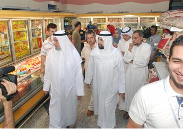 ... وفي جولة في جمعية القادسية     	(تصوير اسعد عبدالله)