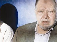 لقطة من مسلسل «شرف فتح الباب»