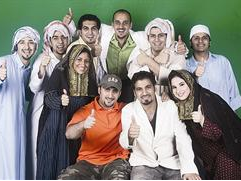 الموسوي مع فريق عمل مسرحية دانة والحكيم