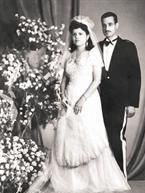 مع زوجته