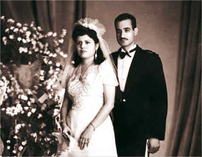 مع زوجته