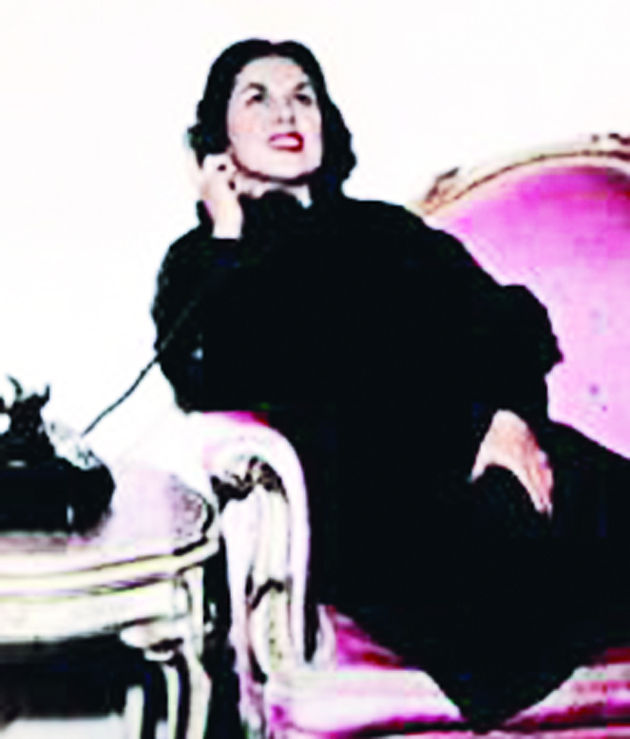 في أحد أدوارها 