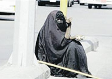 «السخي حبيب الله» ... ترانيم سحرية لجذب المساعدات