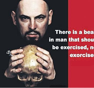 اليستر كراولي