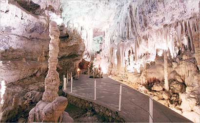 مغارة جعيتا (تصوير جوزيف نخلة) 