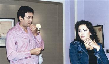 بثينة رشوان وأحمد وفيق في مشهد من مسلسل «شطحات نسائية»