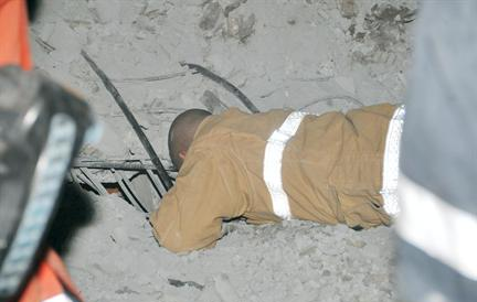 بحث عن الناجين