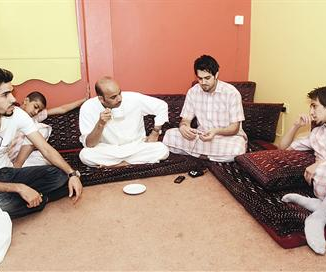 جلسة اثناء الاستراحة